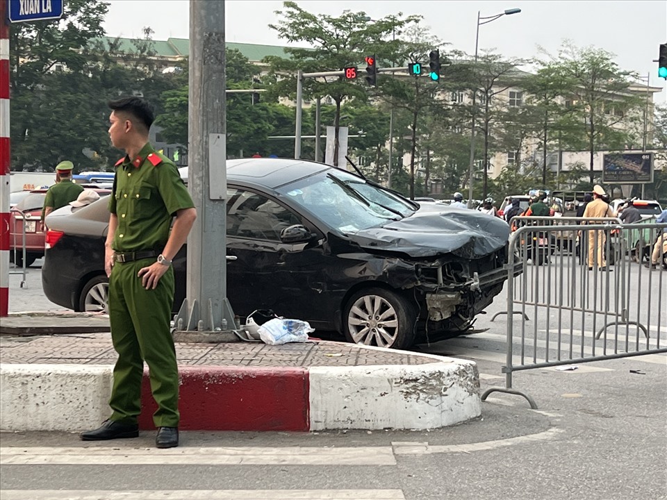 Vụ tai nạn liên hoàn tại đường Võ Chí Công. Ảnh: Hải Nguyễn