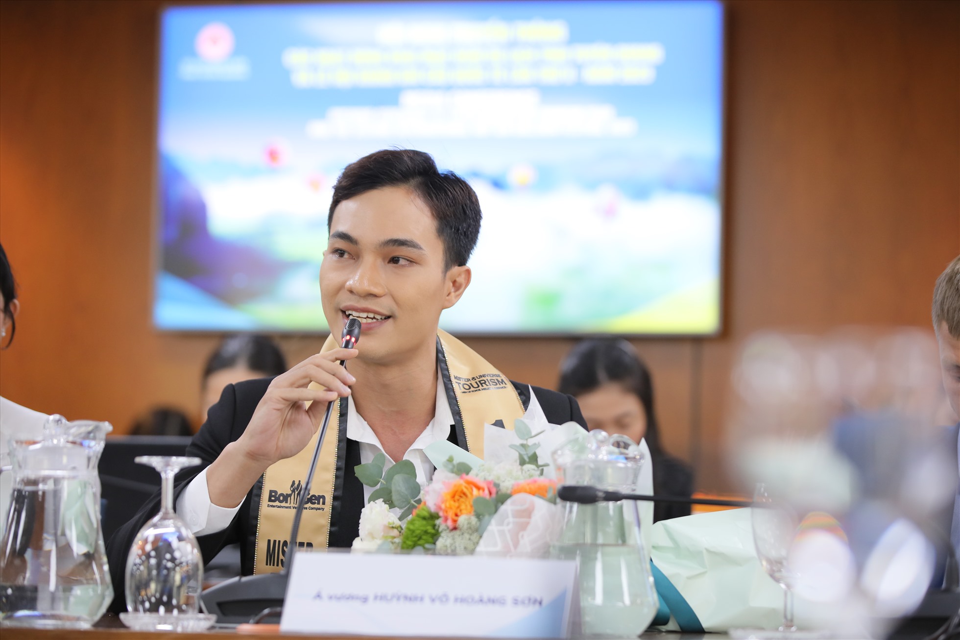 Gia Hân, Hoàng Sơn làm đại sứ truyền thông. Ảnh: Ban tổ chức.