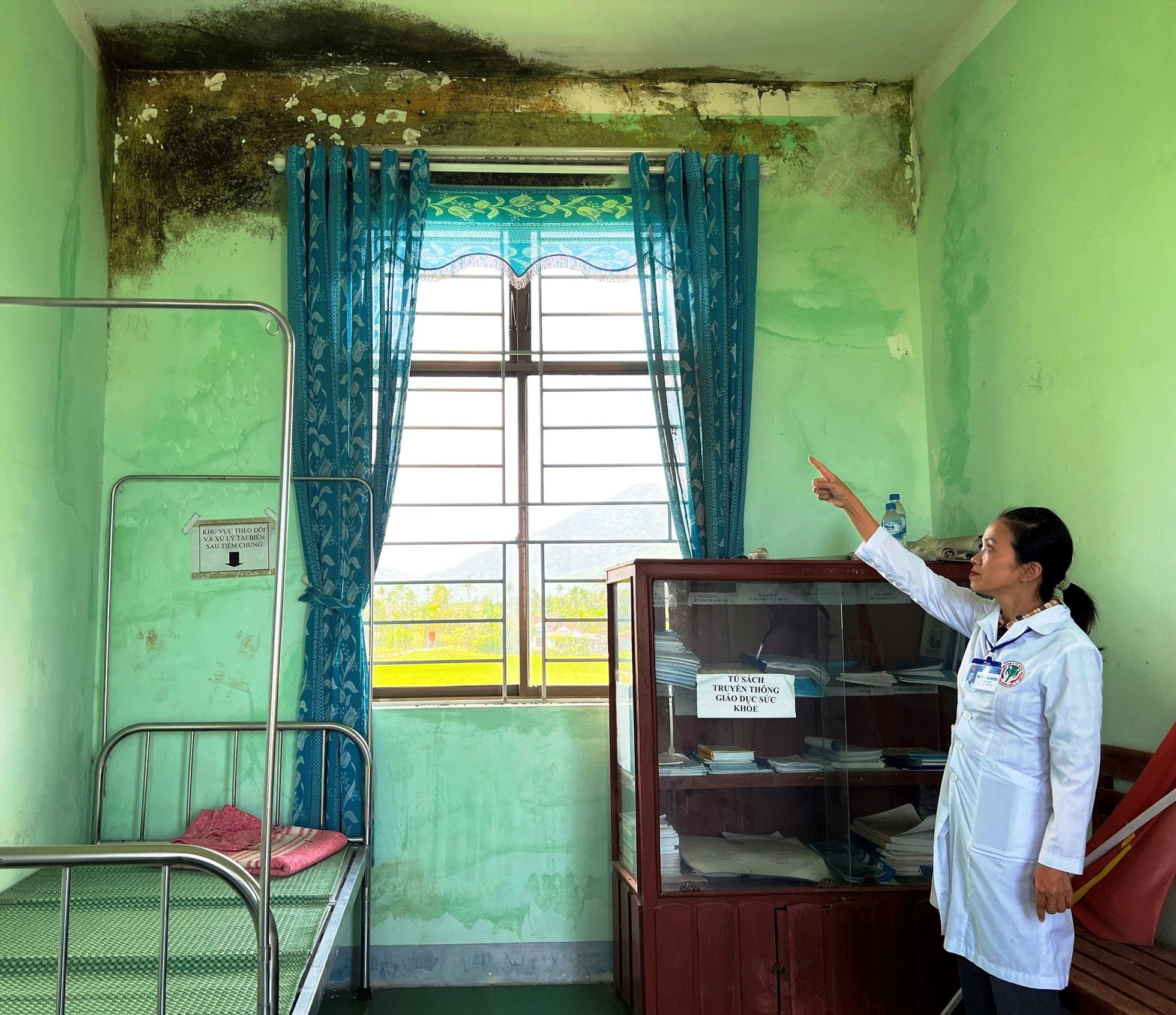 Nhiều cơ sở y tế công lập ở Quảng Ngãi hiện đang xuống cấp, chưa đáp ứng nhu cầu khám chữa bệnh ngày càng cao của người dân. Ảnh: Ngọc Viên