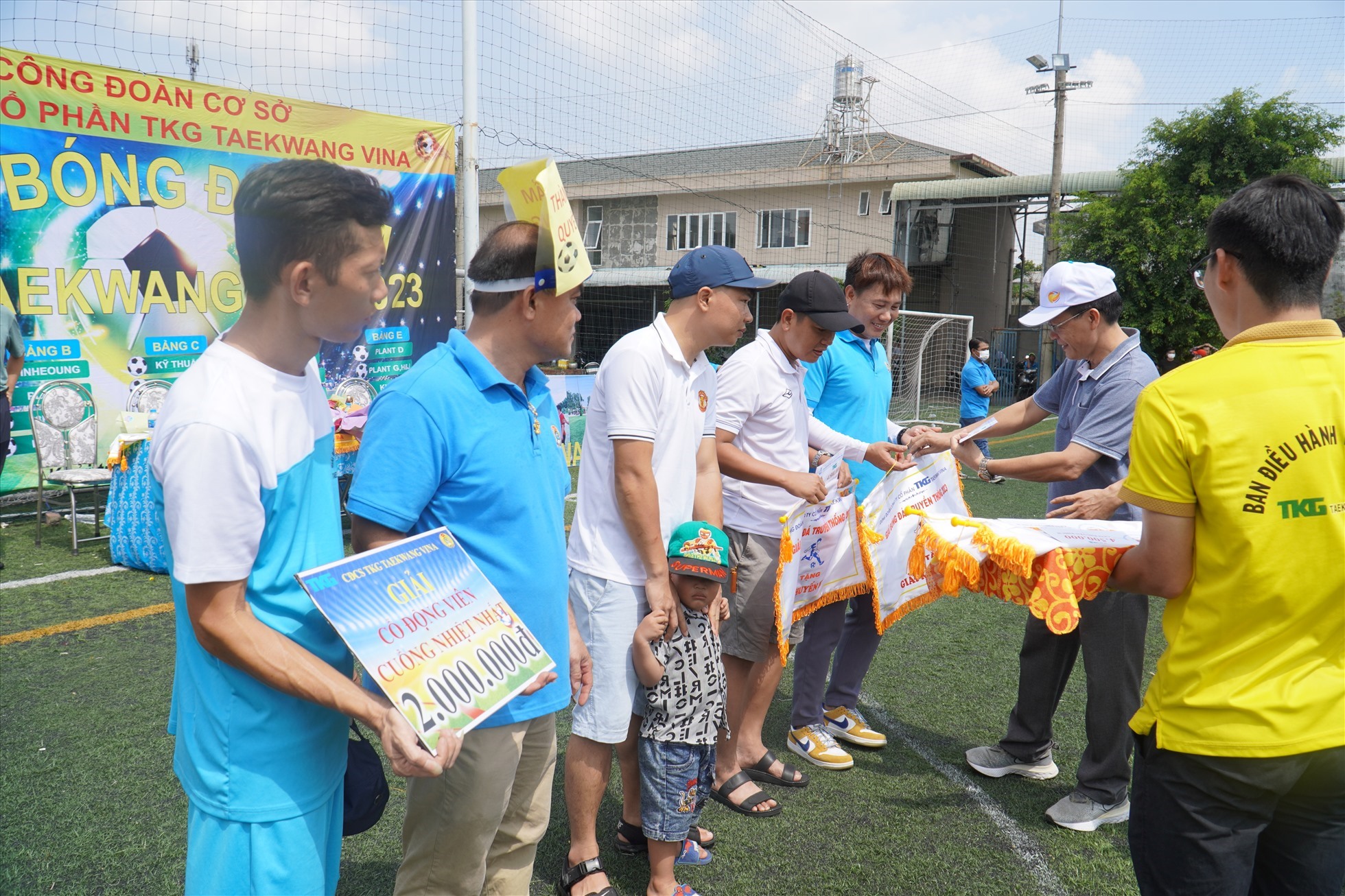 Tổ chức giải bóng đá truyền thống Taekwang Cup với sự tham gia của 21 đội bóng. Ảnh: Hà Anh Chiến