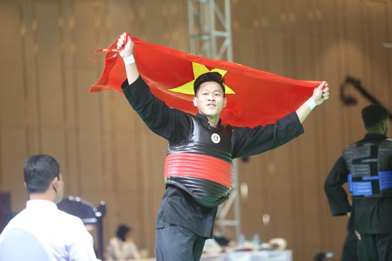 Tấn Sang giành chiến thắng chung kết hạng cân 80kg Pencak Silat. Ảnh: Thanh Vũ