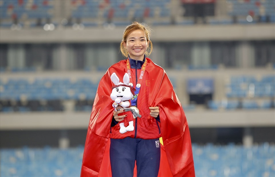 Nguyễn Thị Oanh giành 3 huy chương vàng nội dung 5.000m, 1.500m và 3.000m chướng ngại vật tại SEA Games 32. Ảnh: Thanh Vũ