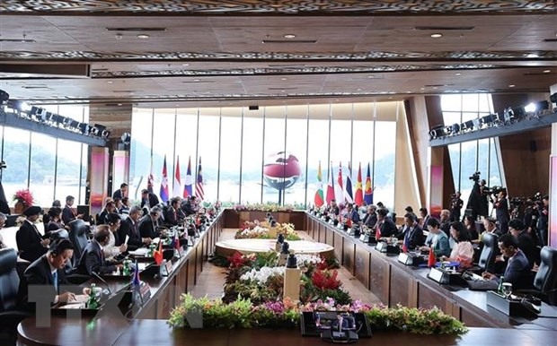 Thủ tướng Phạm Minh Chính tham dự Phiên Đối thoại giữa các lãnh đạo ASEAN và Nhóm cônng tác cấp cao về Tầm nhìn Cộng đồng ASEAN sau 2025. Ảnh: TTXVN