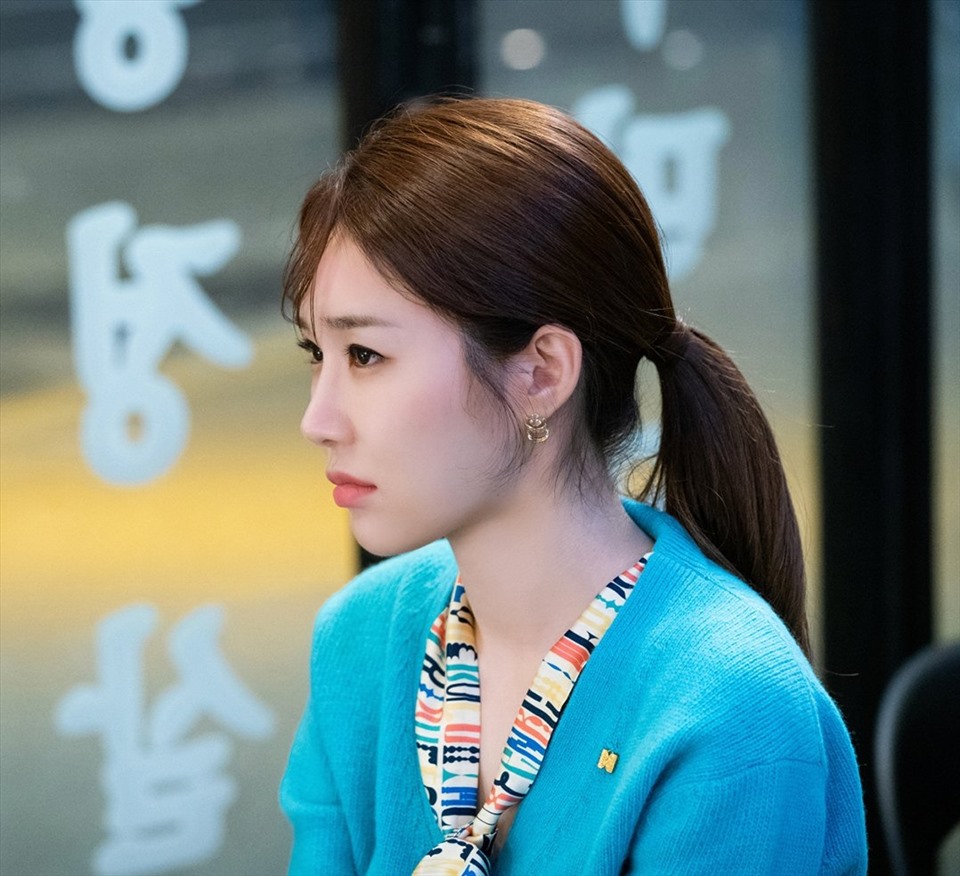 Yoo In Na đóng vai cô gái tự tin, quyến rũ nhưng lận đận tình cảm. Ảnh: ENA