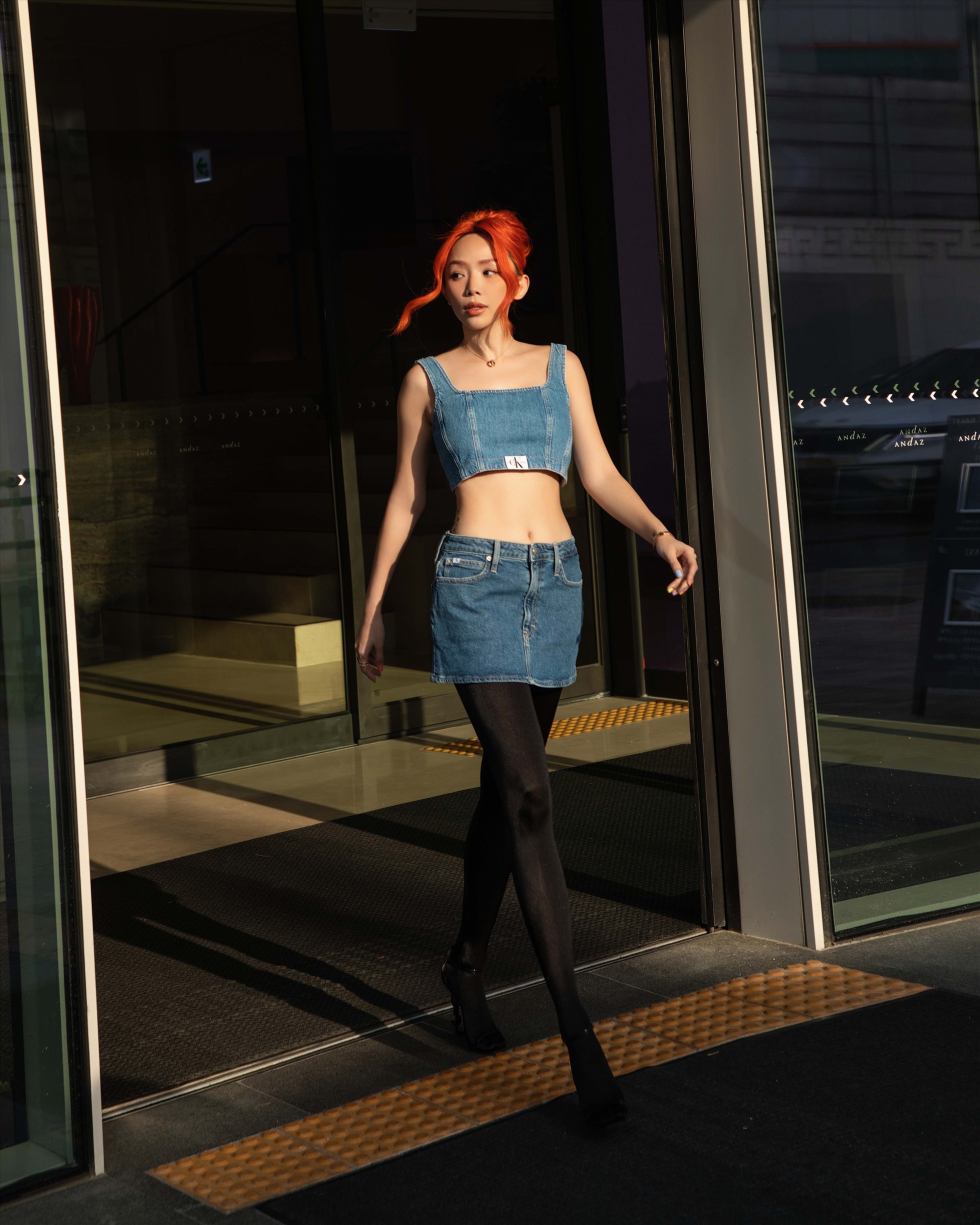 Nữ ca sĩ Tóc Tiên vừa check-in Hàn Quốc để tham dự sự kiện thời trang của nhà mốt đình đám Calvin Klein. Bà xã Touliver gây ấn tượng với diện mạo trẻ trung nhưng không kém phần sang trọng. Ảnh: Nghệ sĩ cung cấp