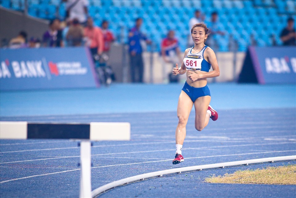 Nguyễn Thị Oanh giành 3 huy chương vàng tại SEA Games trên đường chạy 5.000m, 1.500m và 3.000m chướng ngại vật. Ảnh: Thanh Vũ