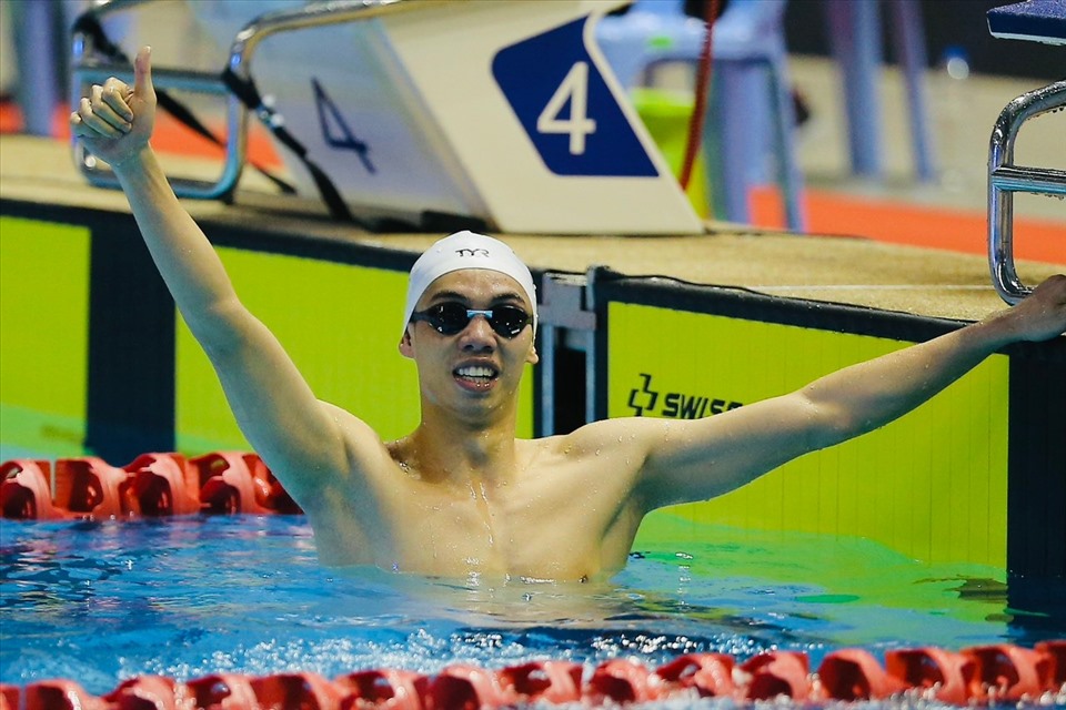 Kình ngư Nguyễn Huy Hoàng giành huy chương vàng nội dung bơi 400m tự do nam. Ảnh: Nguyễn Đăng