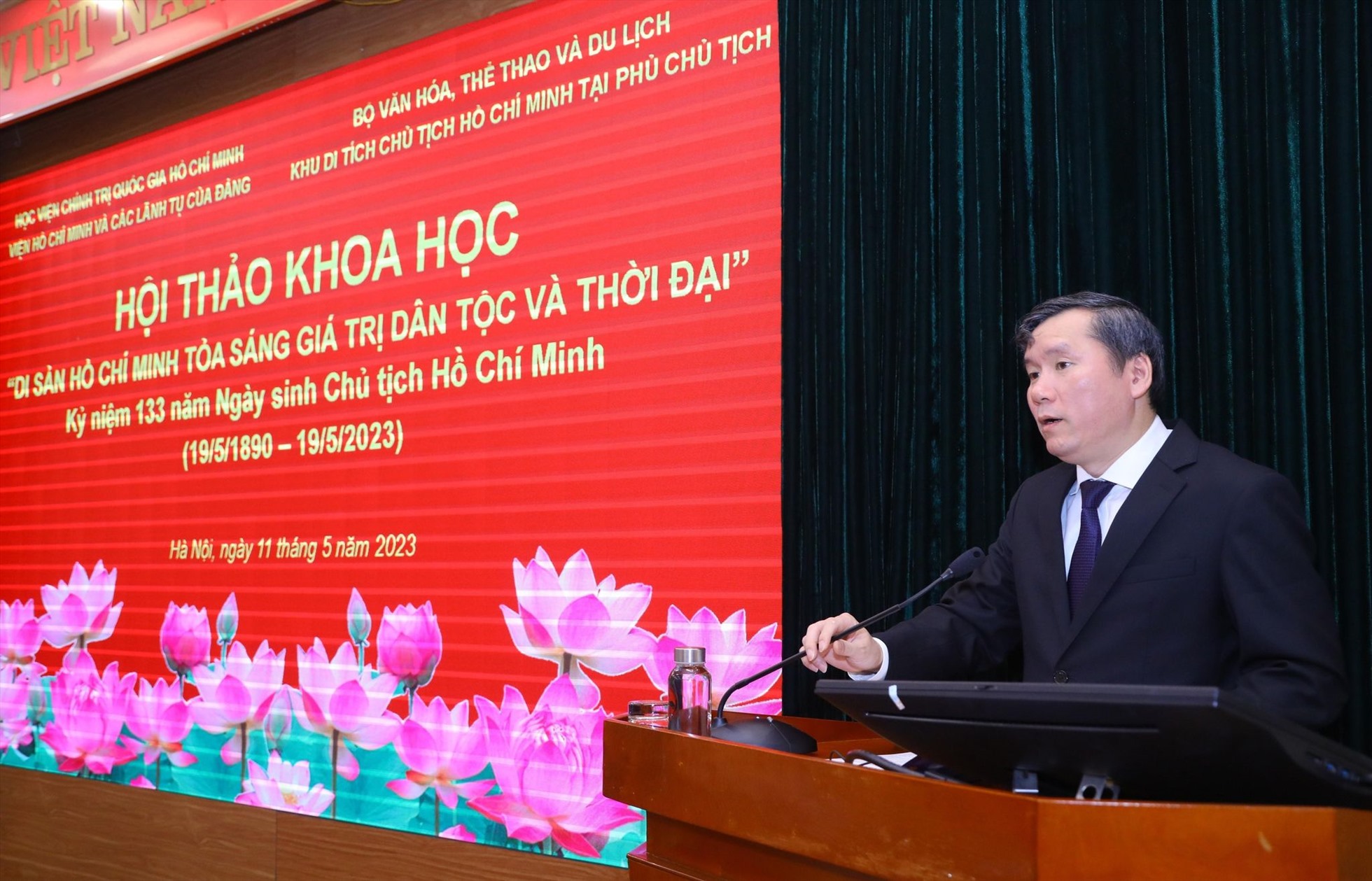 GS.TS Lê Văn Lợi - Phó Giám đốc Học viện Chính trị quốc gia Hồ Chí Minh. Ảnh: Ái Vân