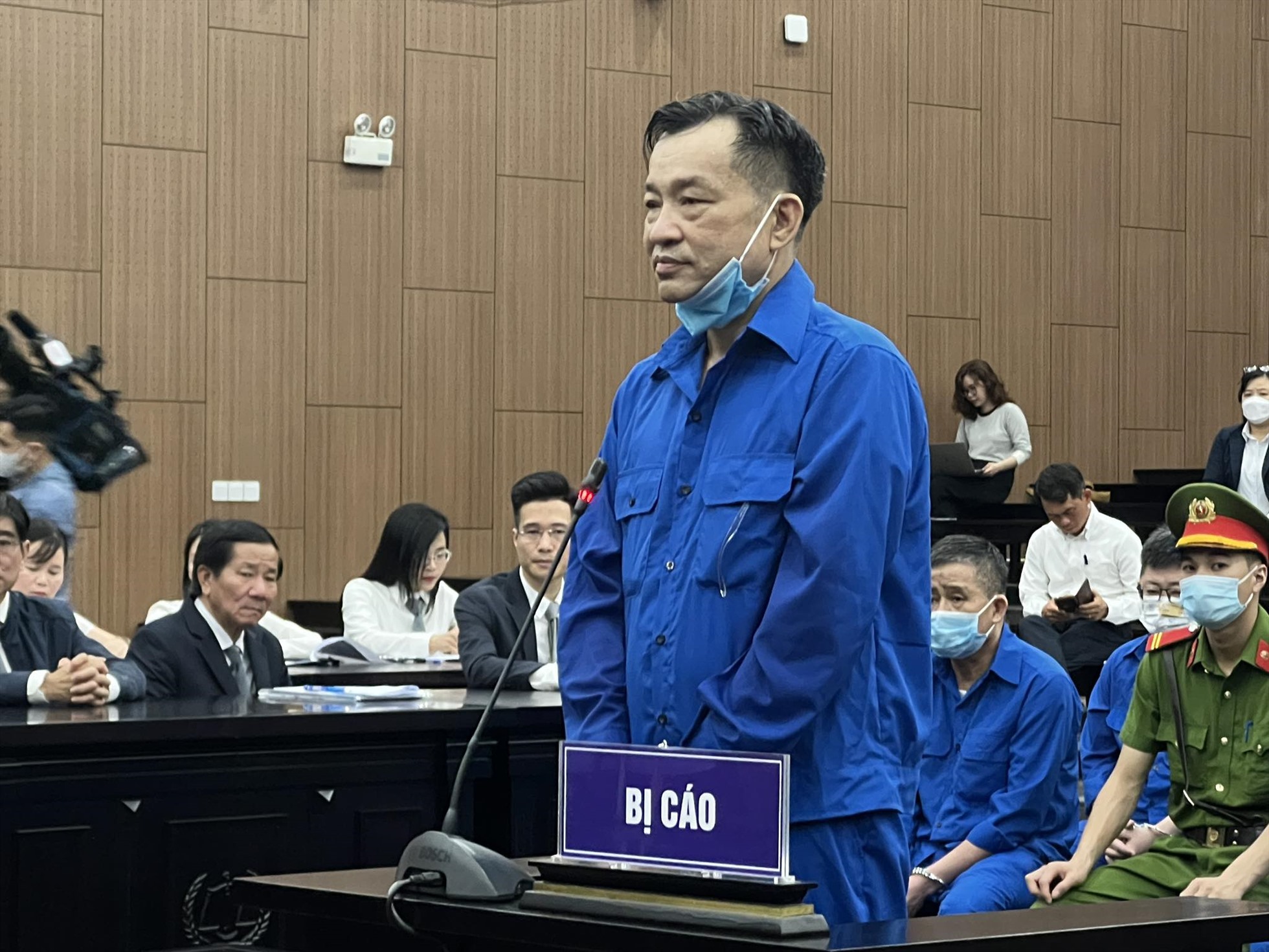 Cựu Chủ tịch UBND tỉnh Bình Thuận Nguyễn Ngọc Hai tại phiên toà. Ảnh: Việt Dũng