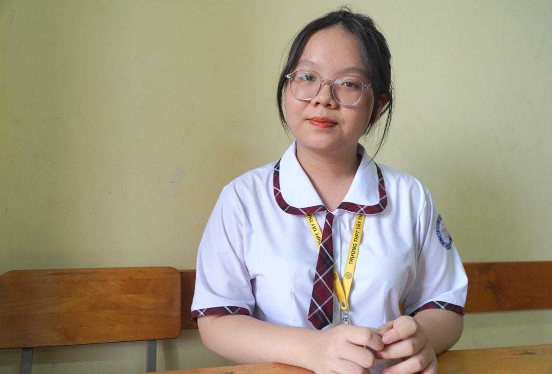 Ngọc Hân có một lịch học dày đặc, kéo dài 15-16h/ngày. Ảnh: Chân Phúc
