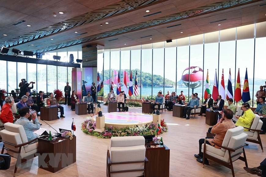 Quang cảnh phiên họp hẹp Hội nghị Cấp cao ASEAN 42. Ảnh: TTXVN