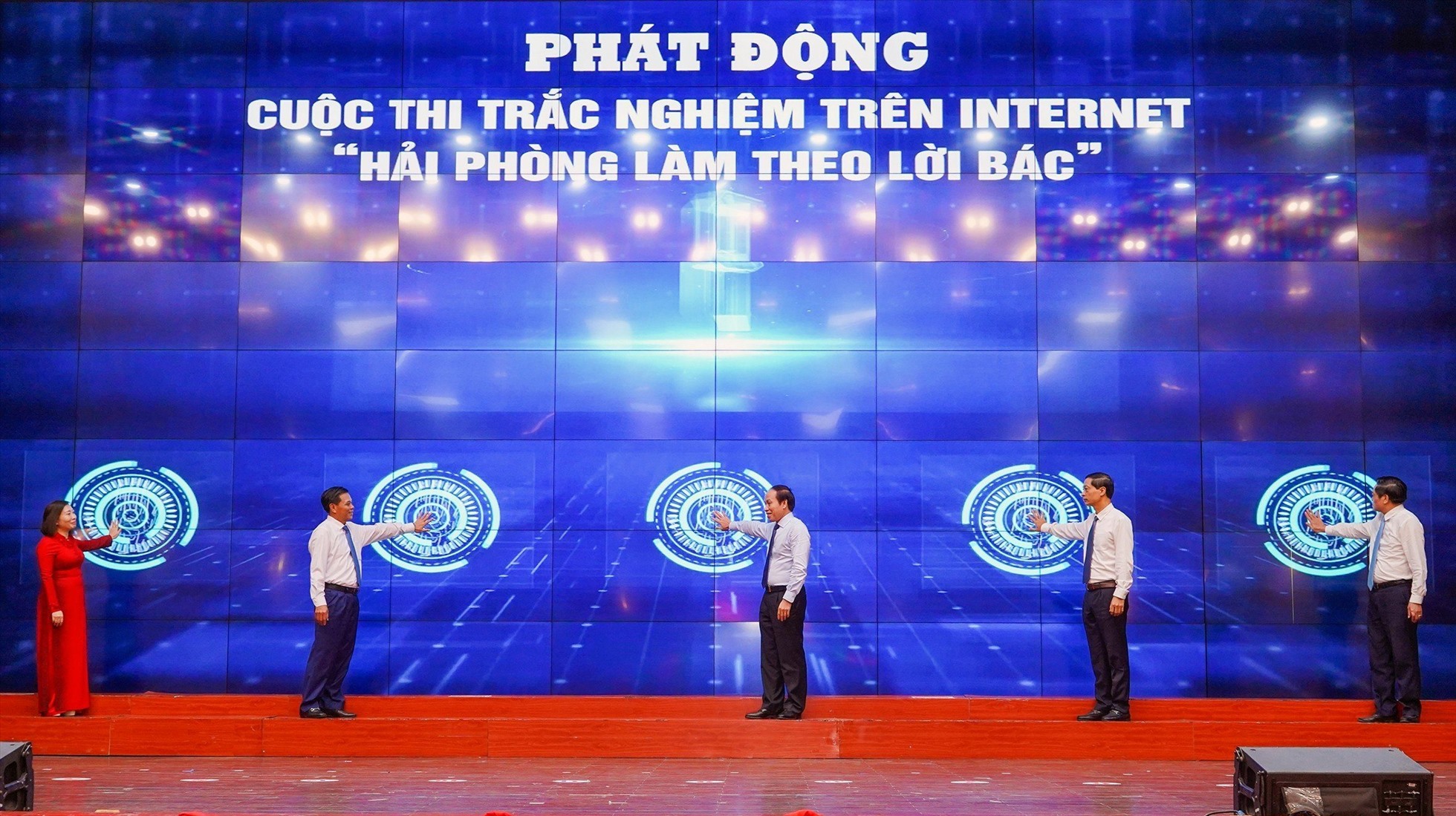 Hải Phòng phát động cuộc thi trắc nghiệm trên internet “Hải Phòng làm theo lời Bác“. Ảnh: Đàm Thanh