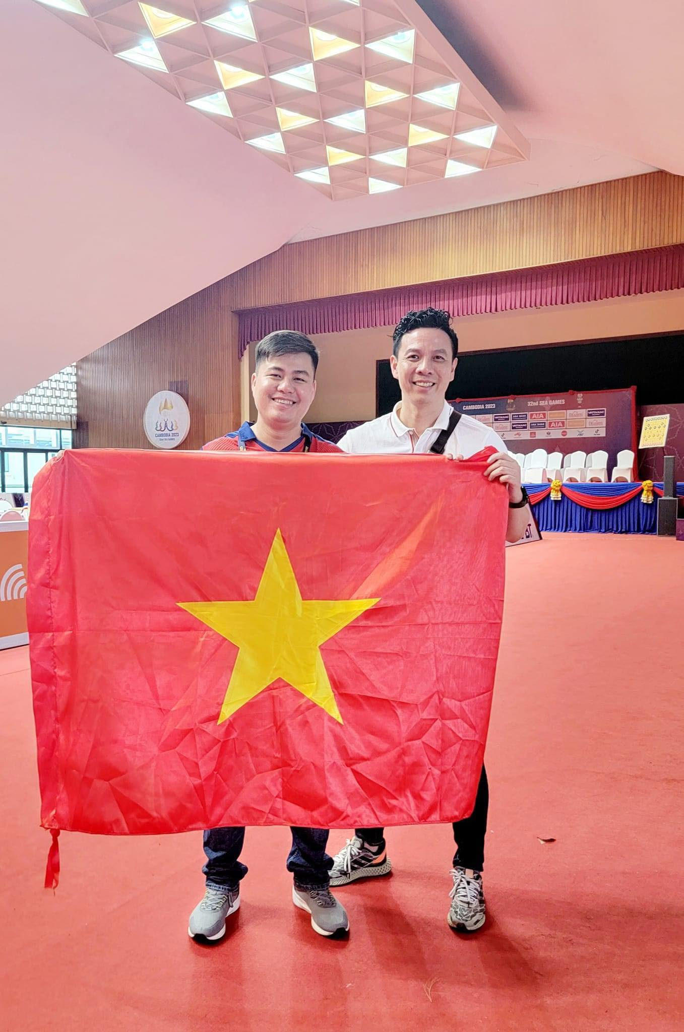 Kỳ thủ Lại Lý Huynh giành huy chương vàng cho tuyển cờ tướng.