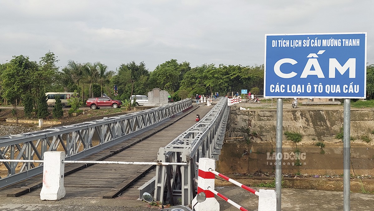 Mặc dù từ nhiều năm qua, chỉ có xe máy, xe đạp và người đi bộ được phép qua cầu, thế nhưng sau gần 70 năm tồn tại, hiện cây cầu đã xuống cấp nghiêm trọng.