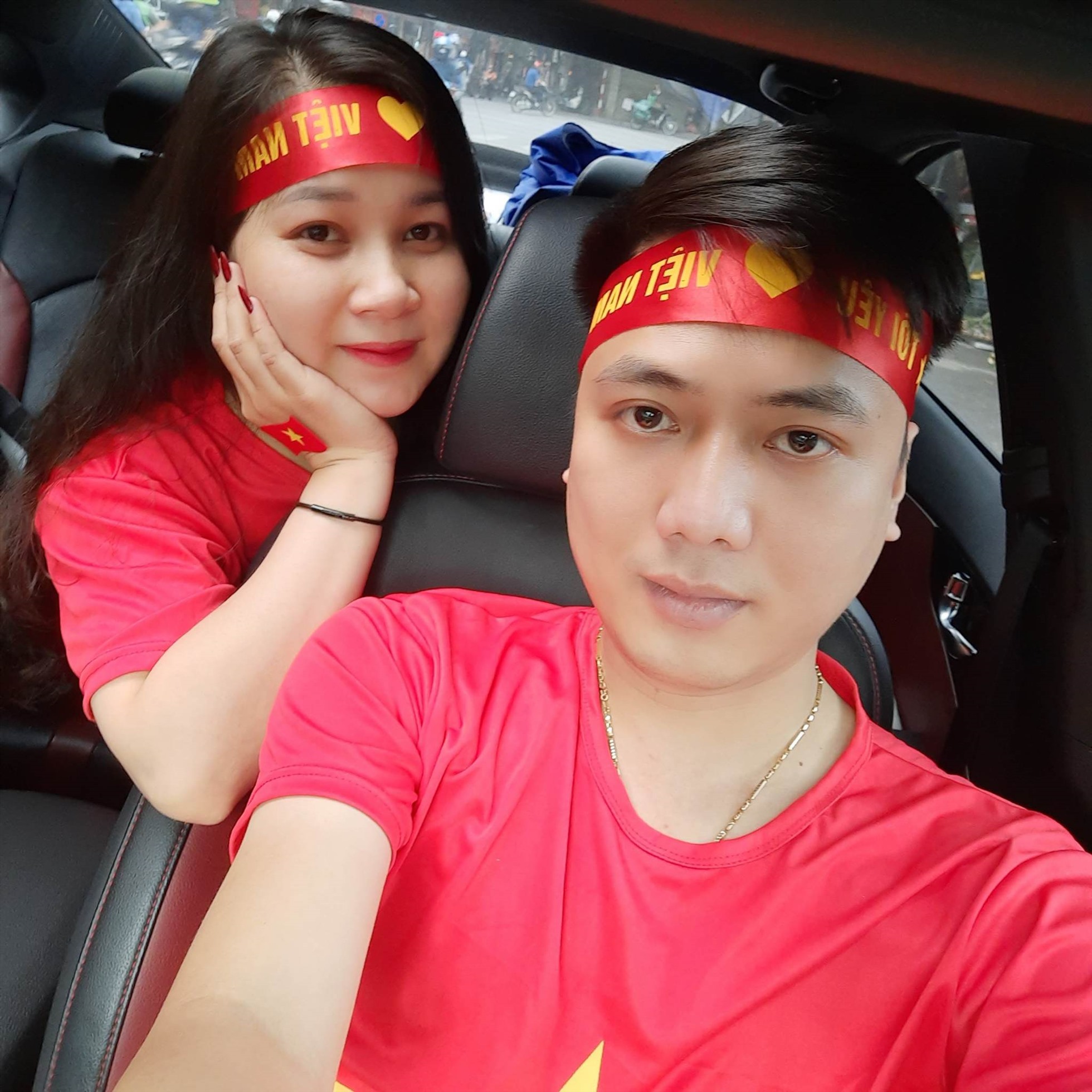 Hai vợ chồng Trịnh Huyền quyết định