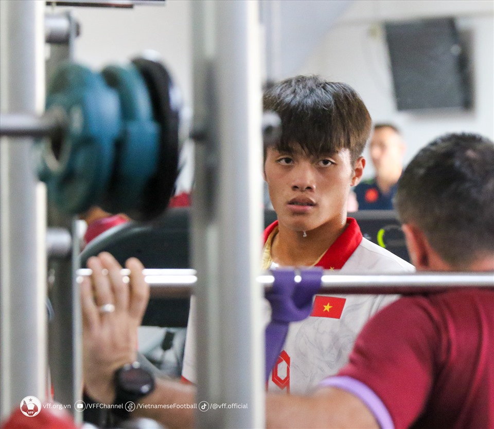 U22 Việt Nam tập luyện, hướng tới trận tranh huy chương đồng SEA Games 32. Ảnh: VFF