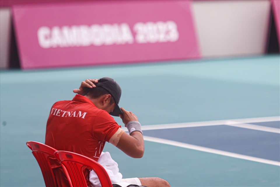 Chung cuộc, Lý Hoàng Nam thua 4-6, 1-6 trước Fitriadi và không thể bảo vệ thành công huy chương vàng SEA Games. Mặc dù vậy, tinh thần của tay vợt số 1 Việt Nam vẫn rất đáng trân trọng khi anh không có điều kiện sức khoẻ tốt.