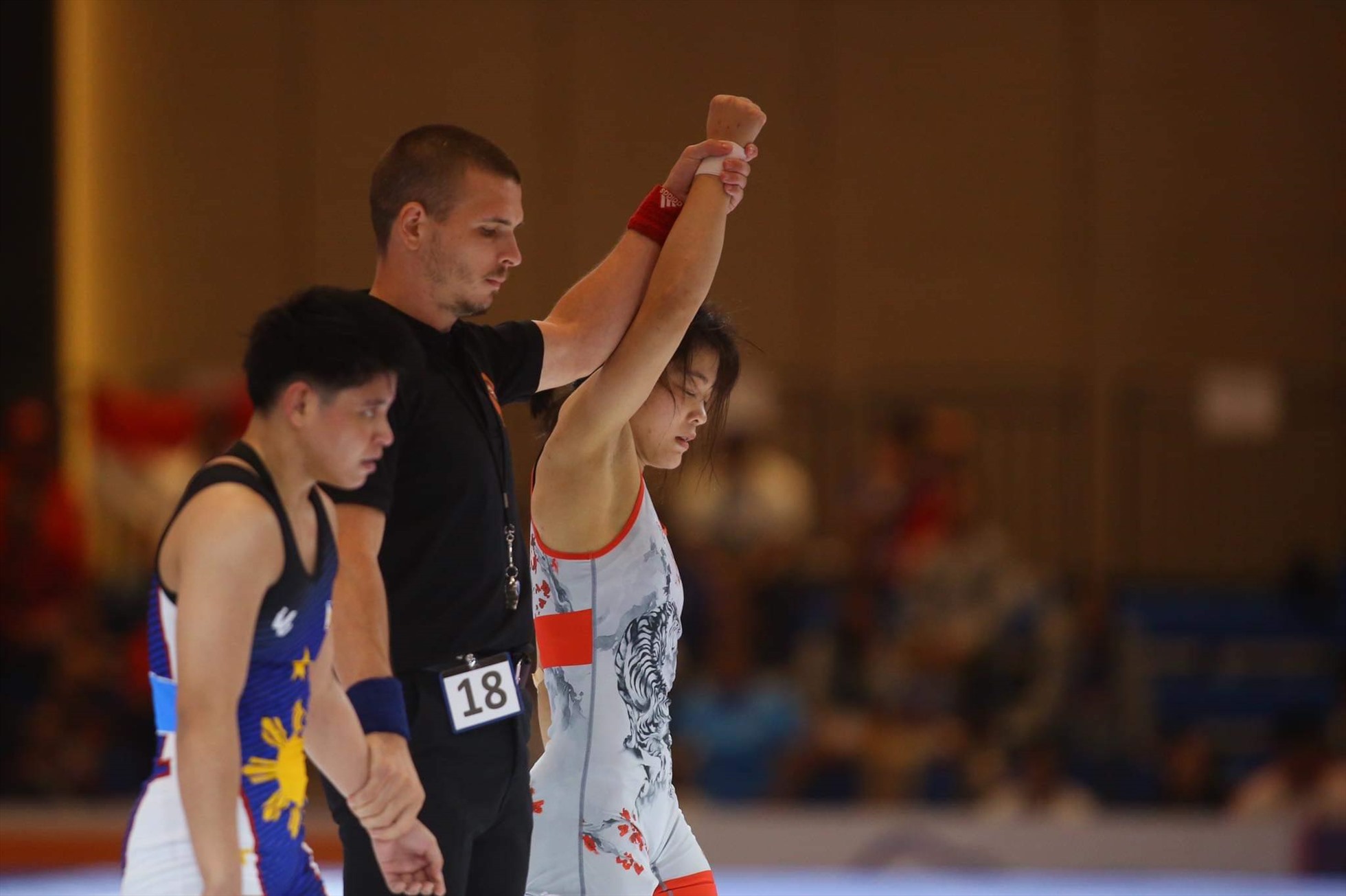 Thanh Xuân giành huy chương vàng môn vật 50kg nữ. Ảnh: Minh Phong