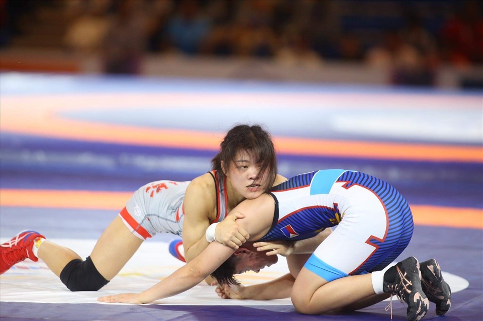 Cô dễ dàng giành chiến thắng 2-0 trước võ sĩ Philipines để giành huy chương vàng cho tuyển vật Việt Nam.