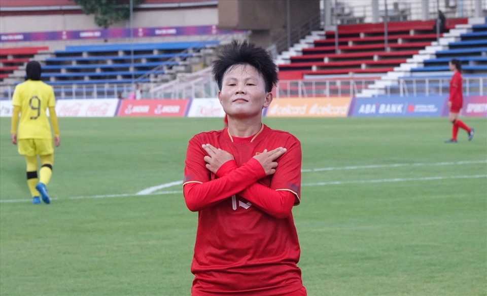 Sự chênh lệch đẳng cấp đã được đội tuyển nữ Việt Nam thể hiện trong trận đấu này. 3 bàn thắng của Hải Yến, Bích Thuỳ và bàn phản lưới nhà của Jaciah Jumlis bên phía Malaysia đã giúp tuyển nữ Việt Nam có thắng lợi dễ dàng 3-0 ngày ra quân.