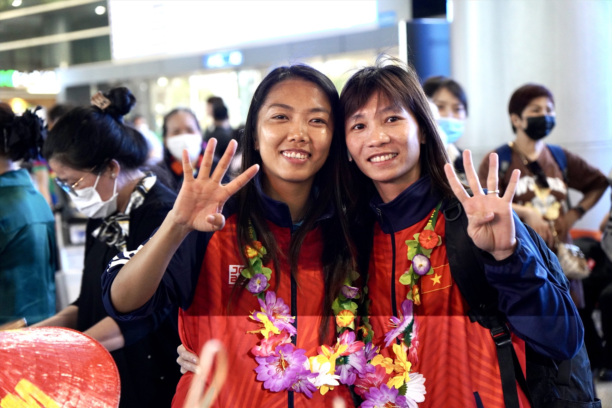 Chia sẻ về chức vô địch của đội tuyển nữ Việt Nam trong kì SEA Games 32 vừa qua, “cô gái vàng” Huỳnh Như cho biết đây là một chiến thắng có ý nghĩa rất lớn đối với toàn đội, nhất là khi trước thềm chuẩn bị cho kì World Cup sắp tới: “Tấm huy chương vàng này không chỉ giúp cho toàn đội cảm thấy tự tin hơn mà đồng thời còn củng cố thêm niềm tin yêu của người hâm mộ dành cho đội tuyển nữ Việt Nam“.