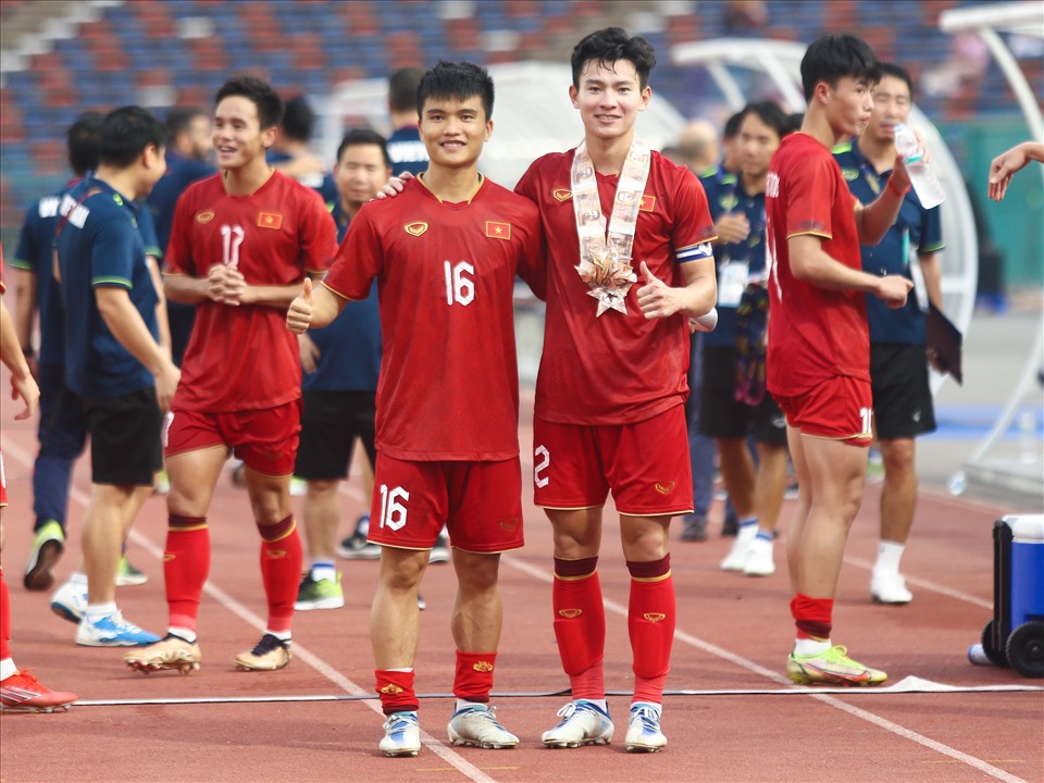 Với chiến thắng 3-1 trước U22 Myanmar, U22 Việt Nam chính thức giành tấm huy chương đồng môn bóng đá nam SEA Games 32. Sau trận, đội cũng nhận nguồn động viên tù VFF với số tiền thưởng 800 triệu đồng.