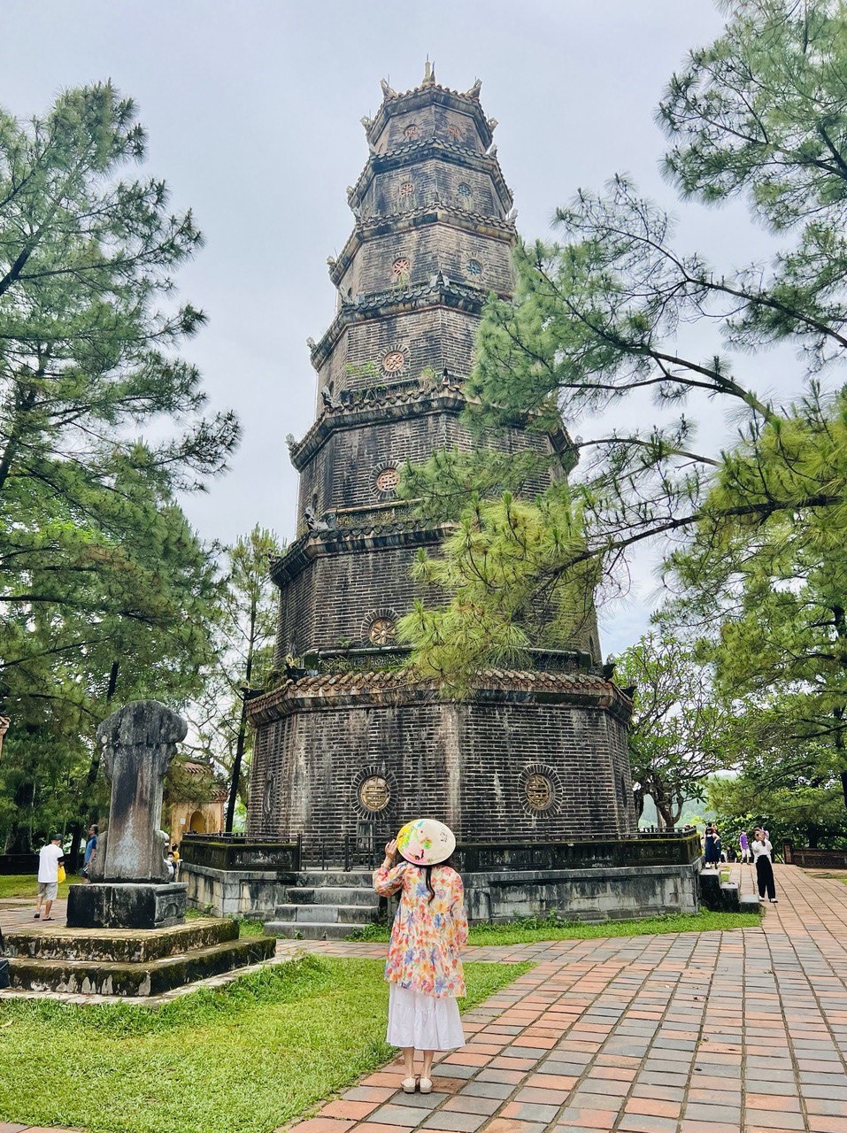 Thiên Mụ là ngôi chùa nổi tiếng nhất xứ Huế.