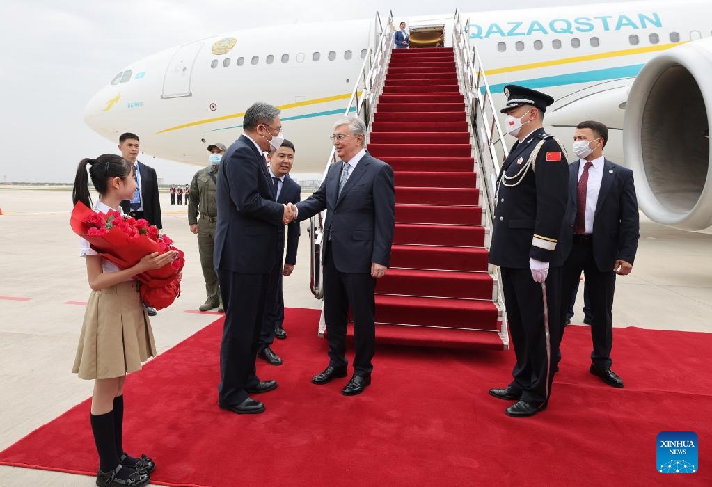 Tổng thống Kazakhstan Kassym-Jomart Tokayev đến Tây An chiều 17.5 dự Hội nghị thượng đỉnh Trung Quốc-Trung Á. Ảnh: Xinhua