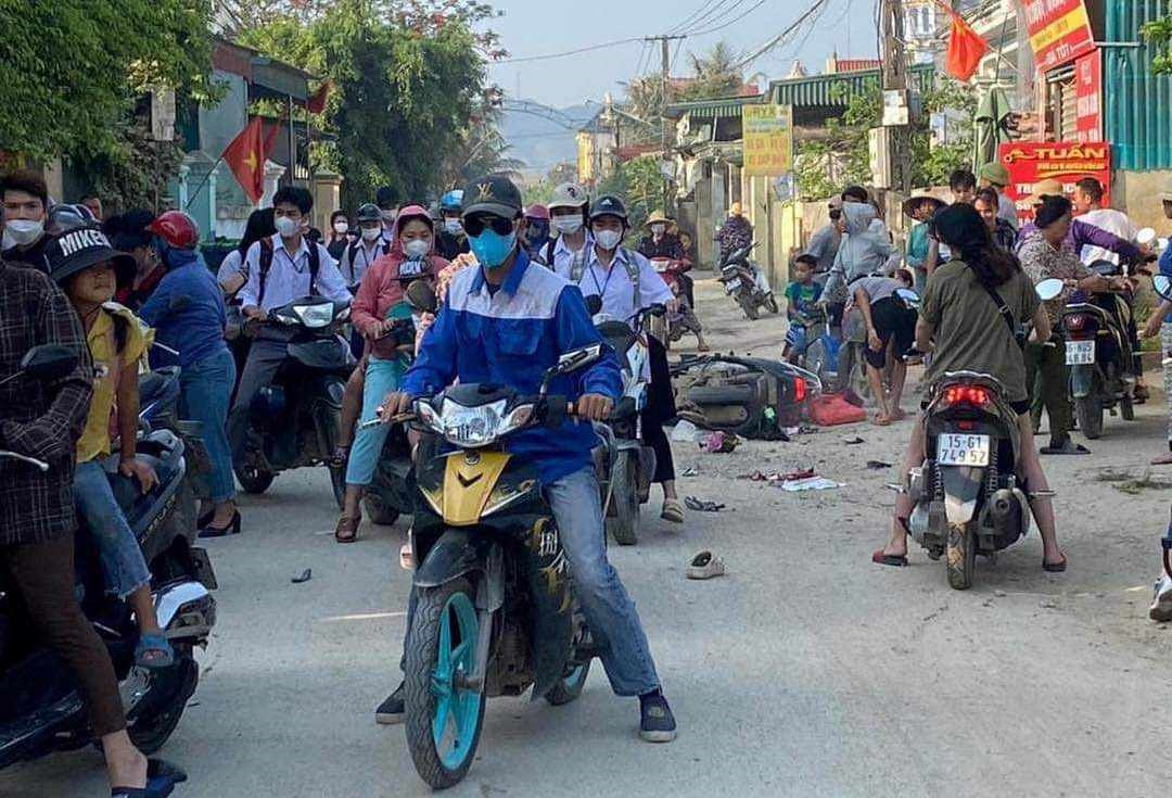 Hai xe máy tông nhau khiến 5 người thương vong ở Thanh Hóa