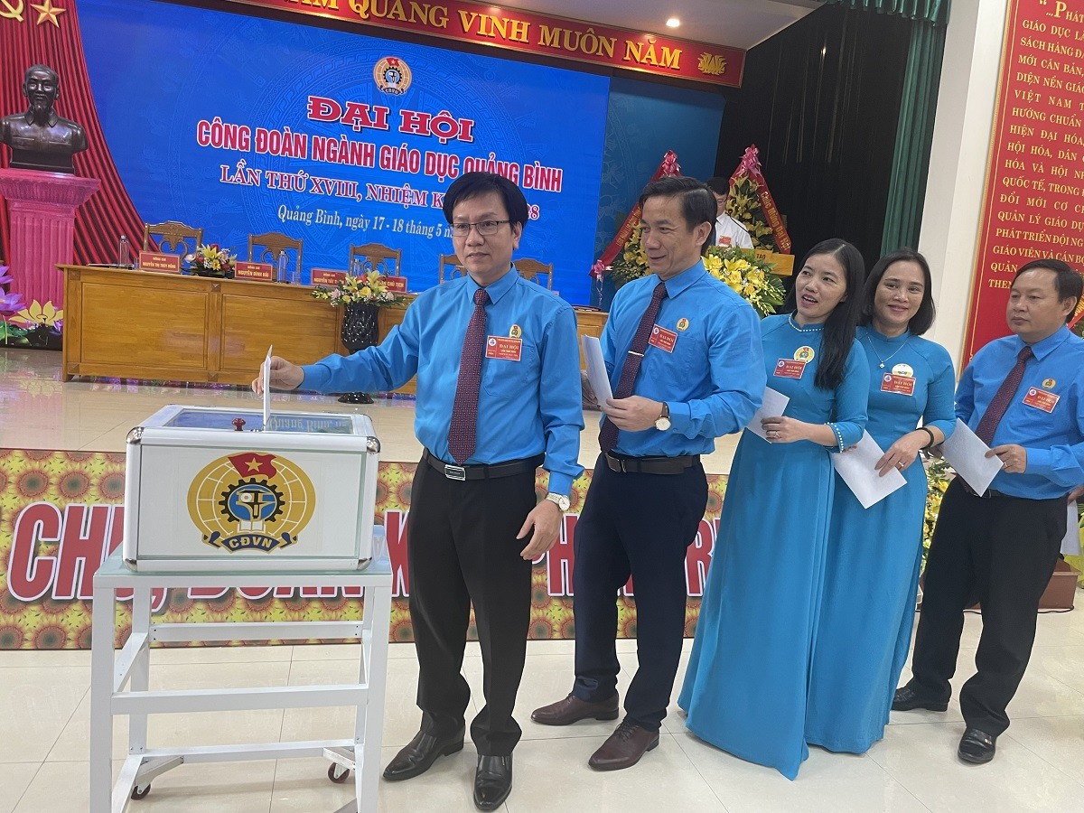 Đại hội tiến hành bầu Ban Chấp hành Công đoàn ngành Giáo dục tỉnh Quảng Bình khóa XVIII, nhiệm kỳ 2023-2028. Ảnh: Hồng Thiệu