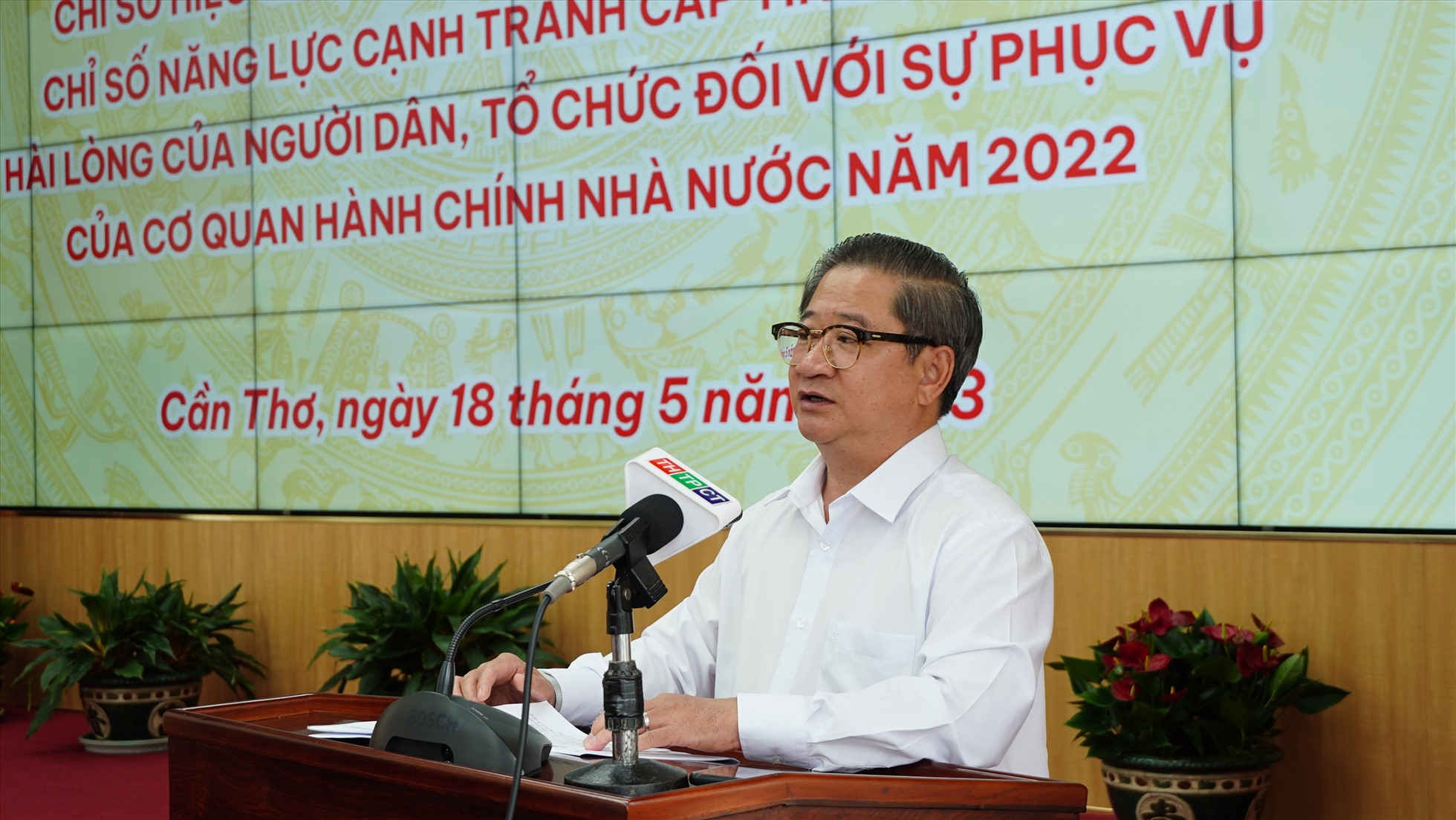Chủ tịch UBND TP Cần Thơ Trần Việt Trường phát biểu tại hội nghị. Ảnh: Tạ Quang