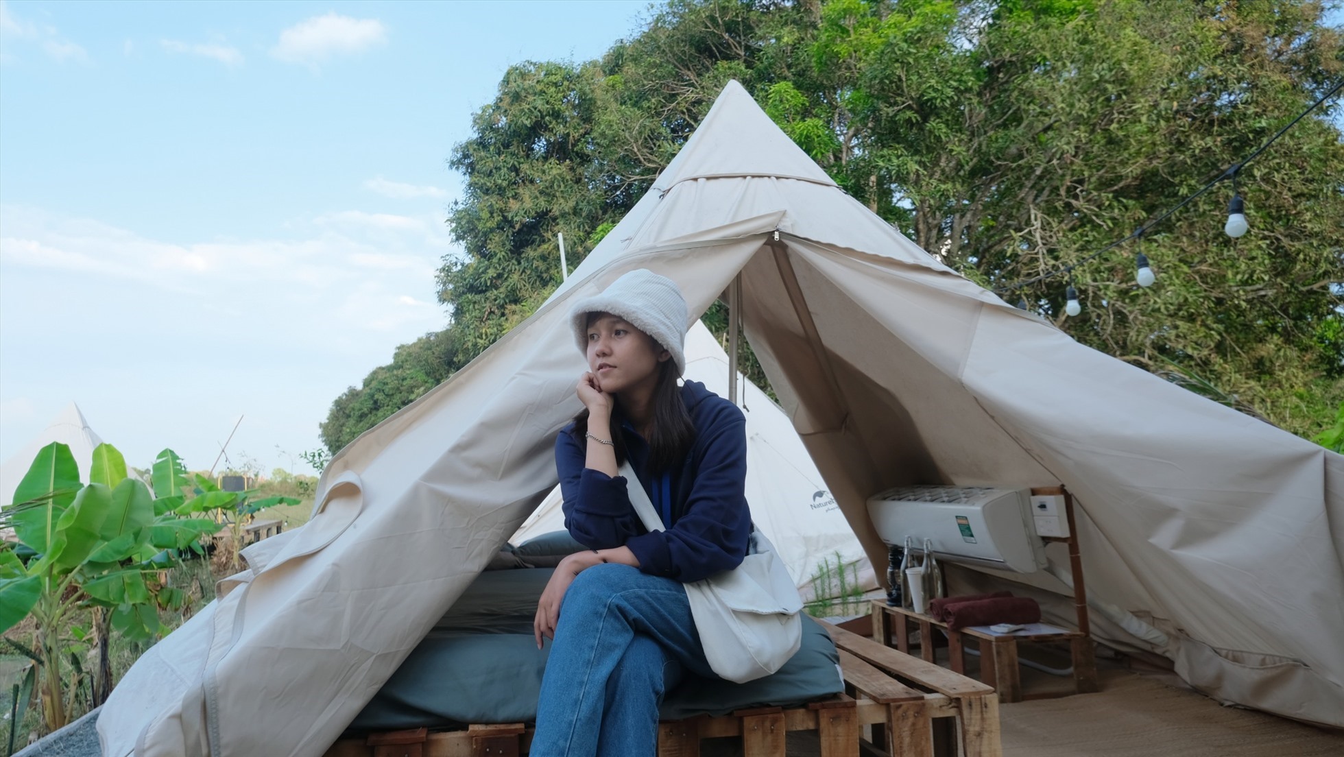 Du khách trải nghiệm camping tại An Suối Garden. Ảnh: Phong Linh