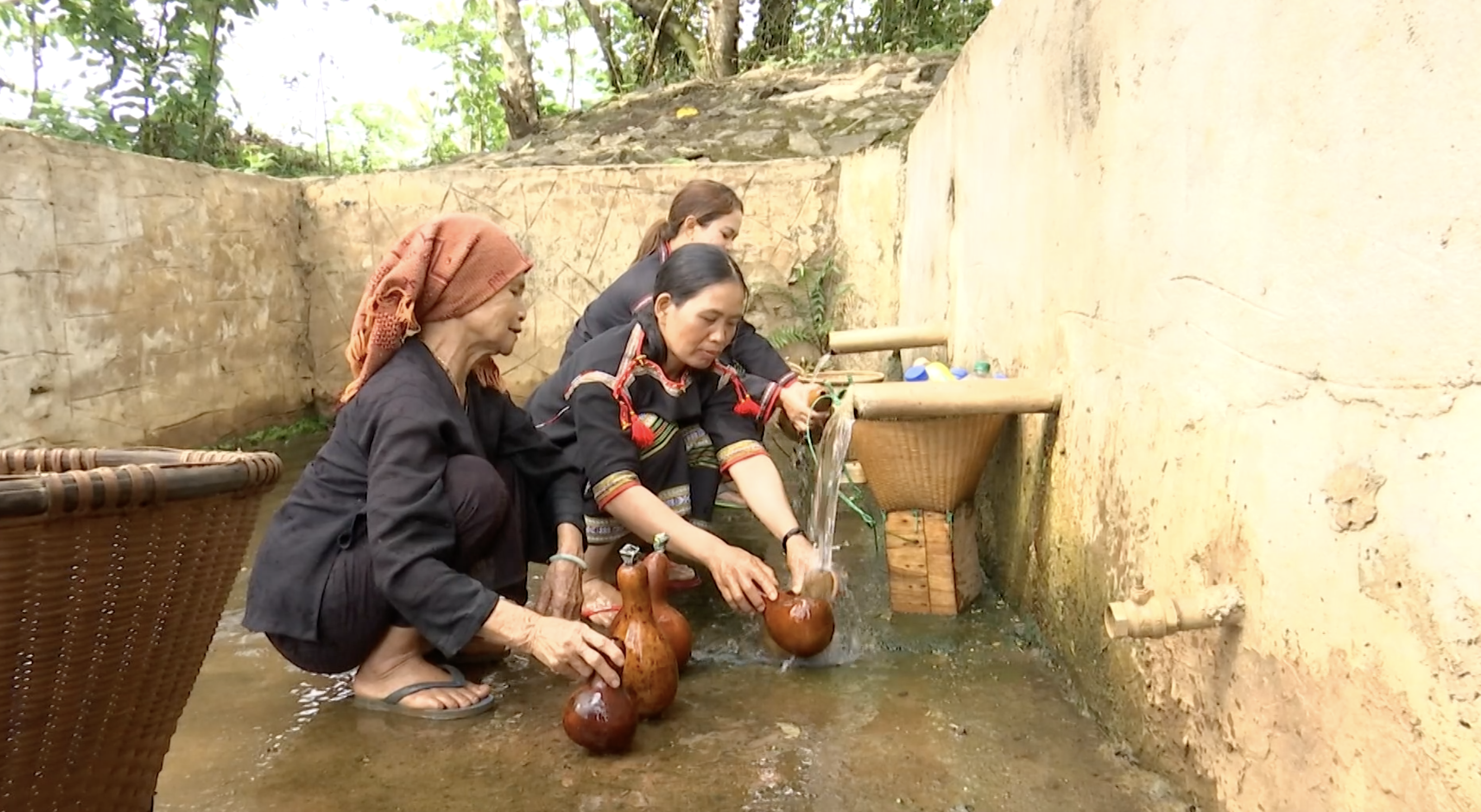 Bến nước đầu nguồn đã nuôi sống bao thế hệ người đồng bào dân tộc Ê đê ở Đắk Lắk. Ảnh: Bảo Trung