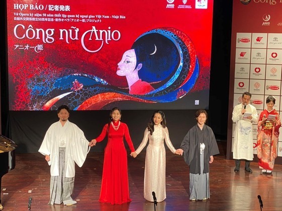 4 nghệ sĩ Việt Nam và Nhật Bản tham gia diễn xuất trong vở “Công nữ Anio“. Ảnh: Hương Thu
