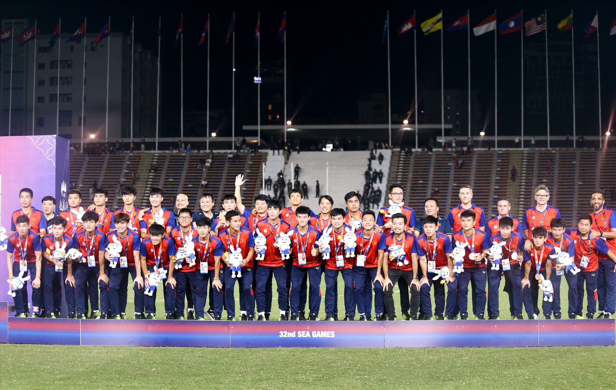 Đội tuyển U22 Việt Nam nhận Huy chương Đồng.