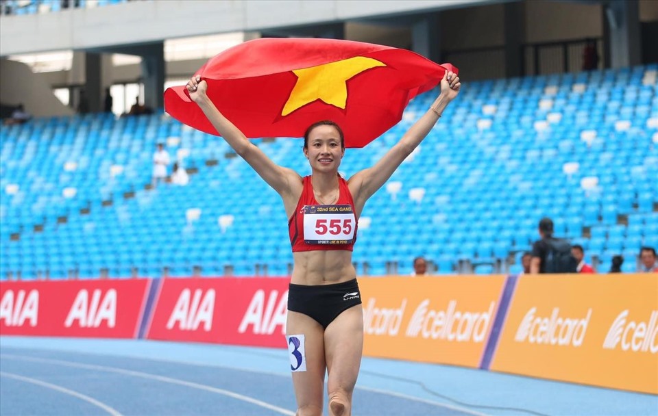 Mỹ Tiên giành huy chương vàng 100m rào nữ tại SEA Games 32. Ảnh: Hồng Linh