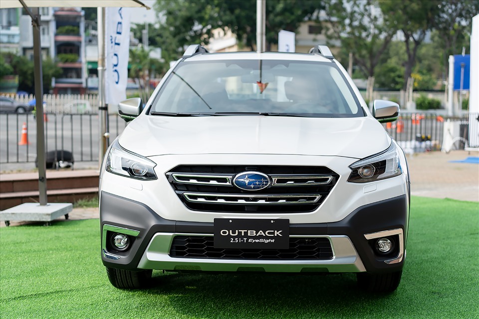 Subaru Outback bản nâng cấp giá hơn 2 tỉ đồng tại Việt Nam. Ảnh: Subaru
