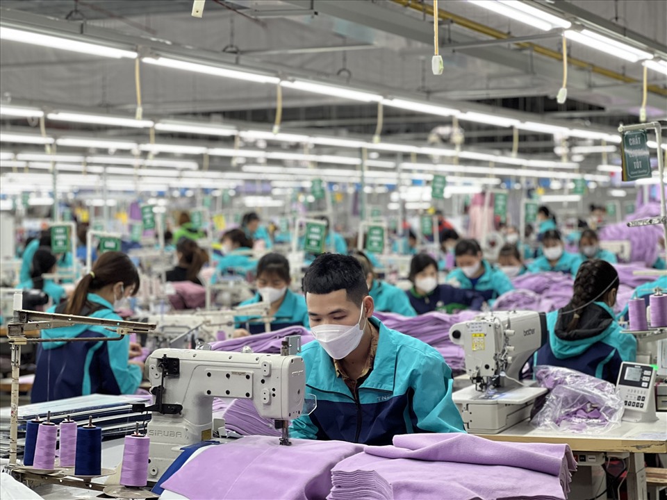 Công nhân lao động tại một doanh nghiệp dệt - may trên địa bàn tỉnh Thái Nguyên. Ảnh: Công đoàn Thái Nguyên