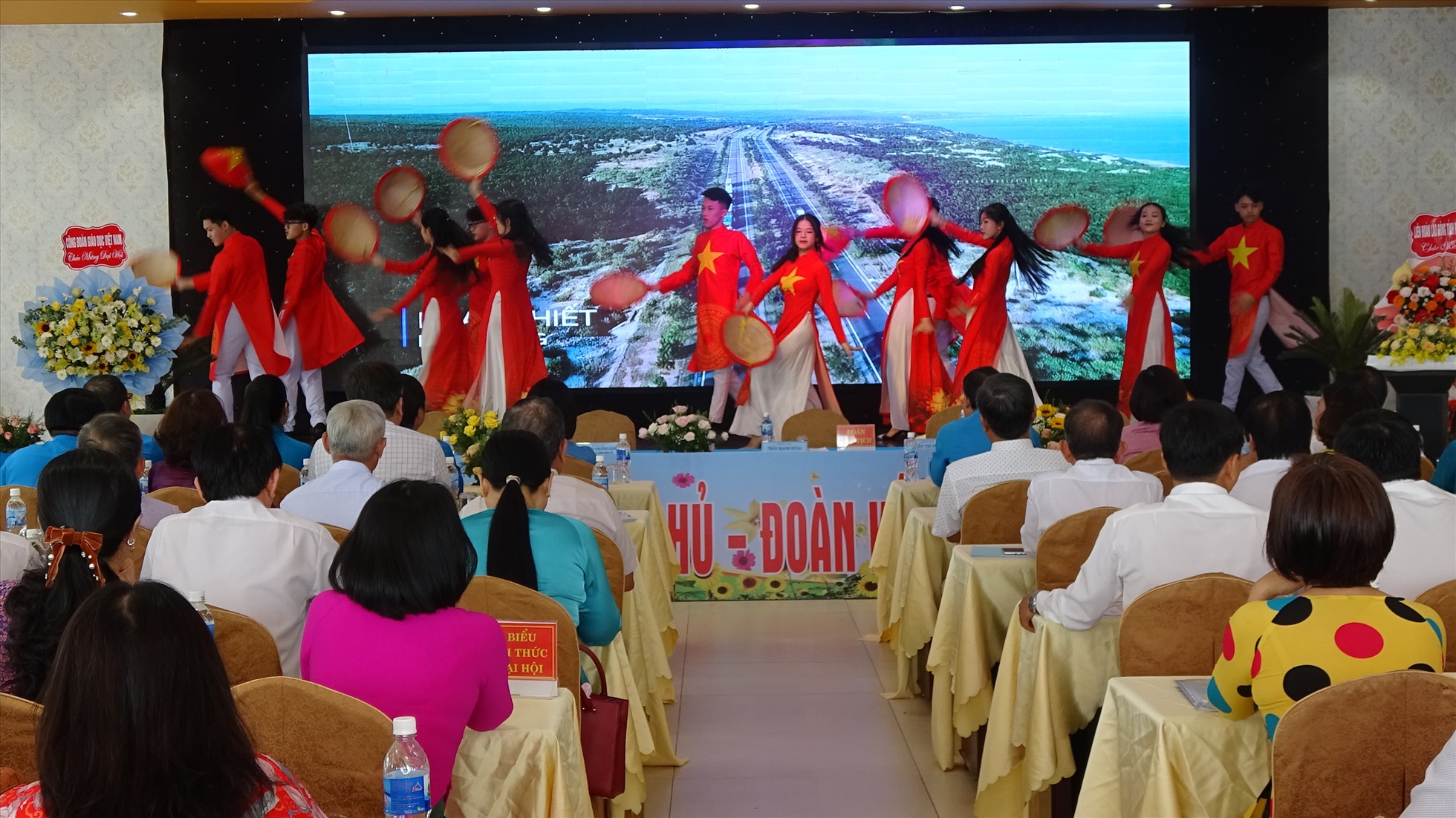 Đại hội VII, Công đoàn Ngành Giáo dục Phú Yên đề ra mục tiêu nâng cao phúc lợi cho đoàn viên. Ảnh: Mạnh Tuấn