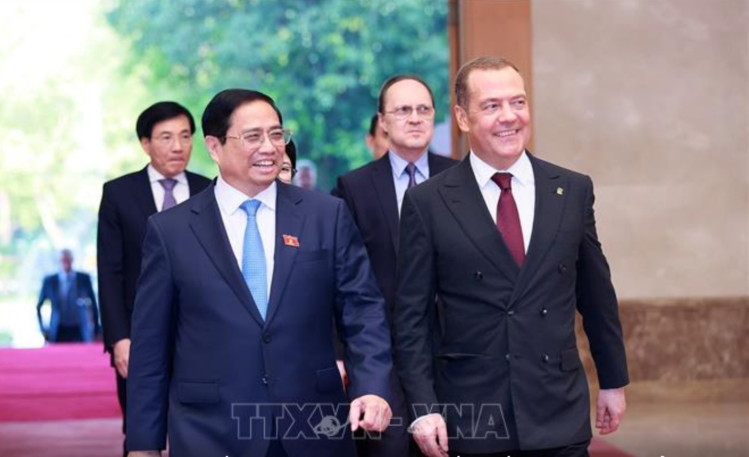 Thủ tướng Phạm Minh Chính tiếp Chủ tịch Đảng Nước Nga Thống nhất Dmitry Medvedev