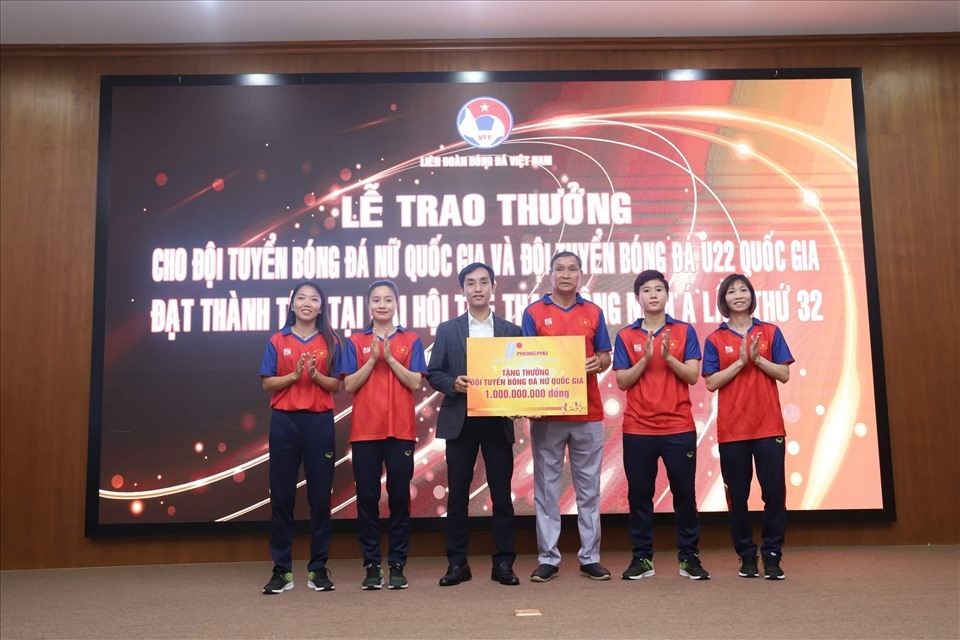 Đội tuyển nữ Việt Nam nhận số tiền thưởng nhiều nhất tại SEA Games 32. Ảnh: VFF