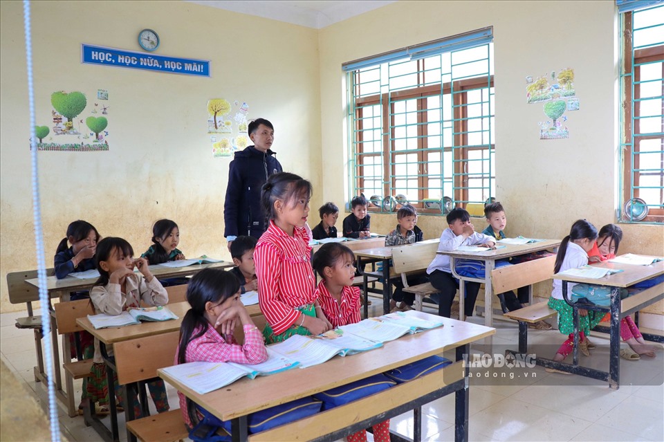 Các em học sinh tại một điểm trường xã Đức Hạnh (Bảo Lâm, Cao Bằng). Ảnh: Tân Văn.