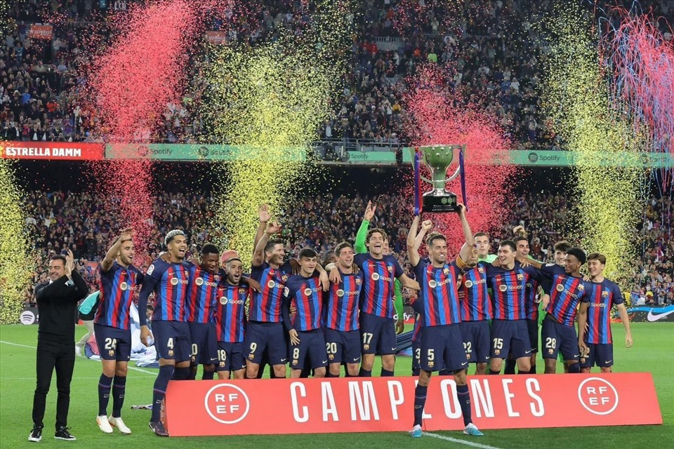 Barcelona không nên để lãng phí nền tảng là danh hiệu La Liga mùa này.  Ảnh: AFP
