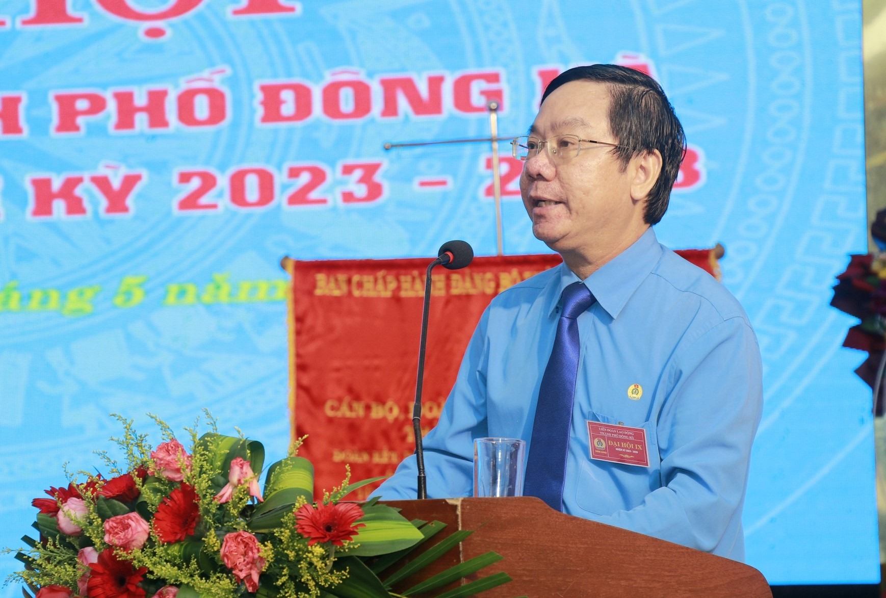 Ông Nguyễn Thế Lập - Chủ tịch LĐLĐ tỉnh Quảng Trị phát biểu chỉ đạo tại đại hội. Ảnh: H.Thơ.