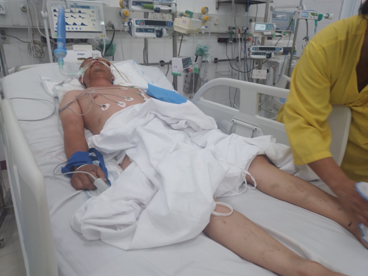 Anh Cương hiện vẫn đang nằm điều trị tại Bệnh viện Hữu Nghị Việt Đức. Ảnh: Gia đình cung cấp.