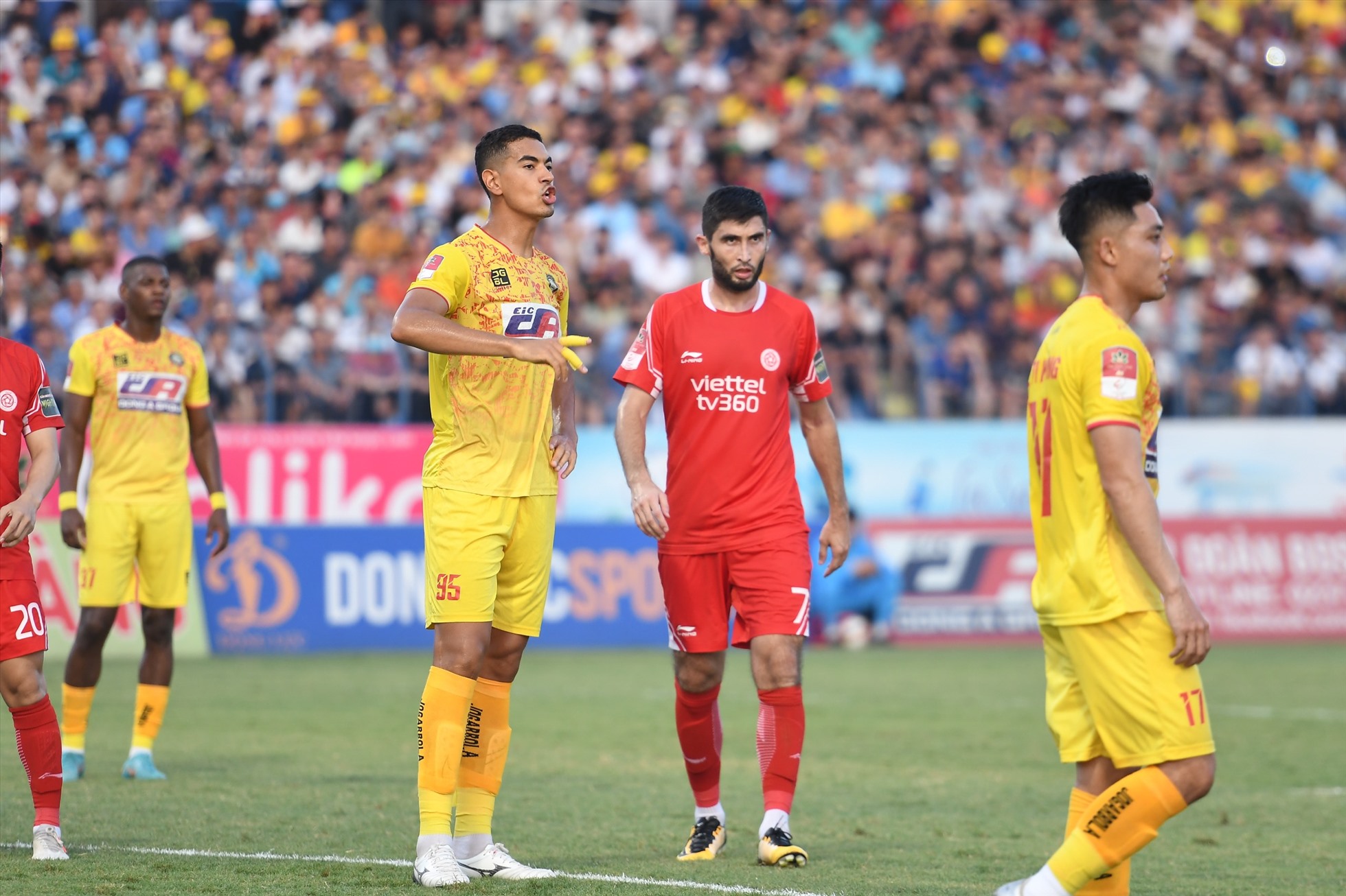 Tại vòng 9 Night Wolf V.League 2023, câu lạc bộ Thanh Hoá trở về sân nhà tiếp đón Viettel. Mục tiêu của đội bóng xứ Thanh là giành trọn 3 điểm.