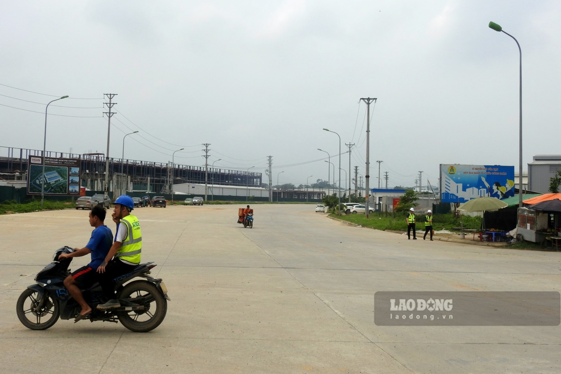Người Dân Mong Mỏi Một Cây Cầu Nối Đôi Bờ Sông Hồng Ở Phú Thọ