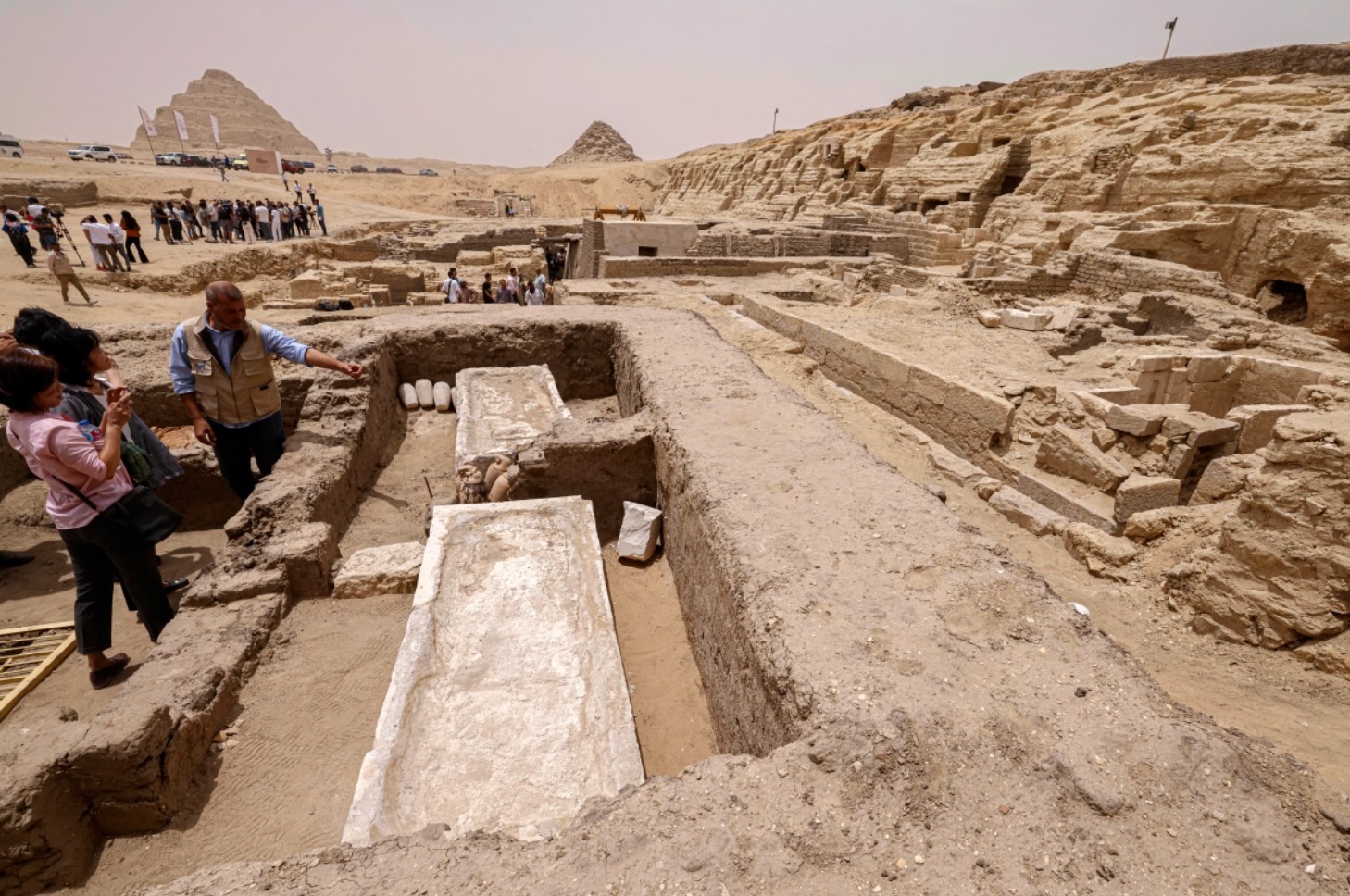 Các nhà khảo cổ đã tìm thấy các công cụ được người Ai Cập cổ đại sử dụng để mổ xẻ thi thể loại bỏ nội tạng. Ảnh: AFP
