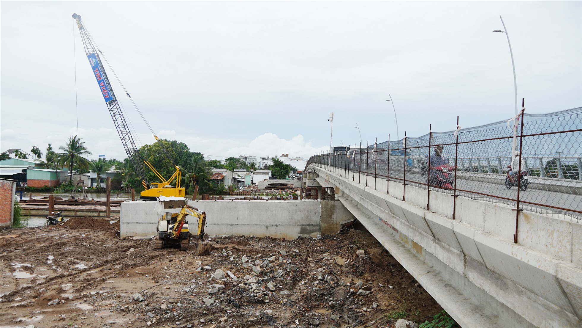 Dự án cầu Tây Đô có tổng mức đầu tư hơn 208 tỉ đồng nối thị trấn Phong Điền với xã Nhơn Ái (huyện Phong Điền, Cần Thơ). Đến cuối tháng 5, tiến độ thi công đạt hơn 60%. Theo đơn vị thi công, về phần mặt cầu có thể hoàn thành theo chỉ đạo của Chủ tịch UBND TP Cần Thơ.