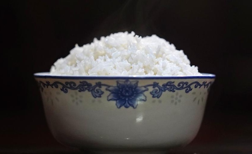 Cơm trắng từ gạo tẻ có ít chất dinh dưỡng hơn các loại ngũ cốc khác. Ảnh: Xinhua